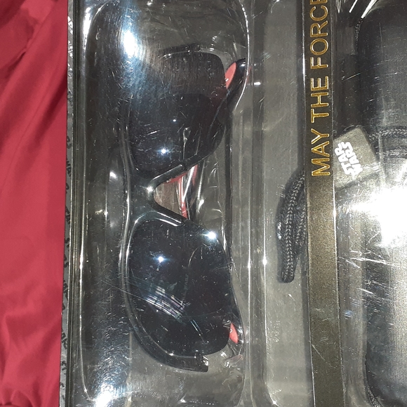 STAR WARS SUNGLASSES. - Picture 3 of 5